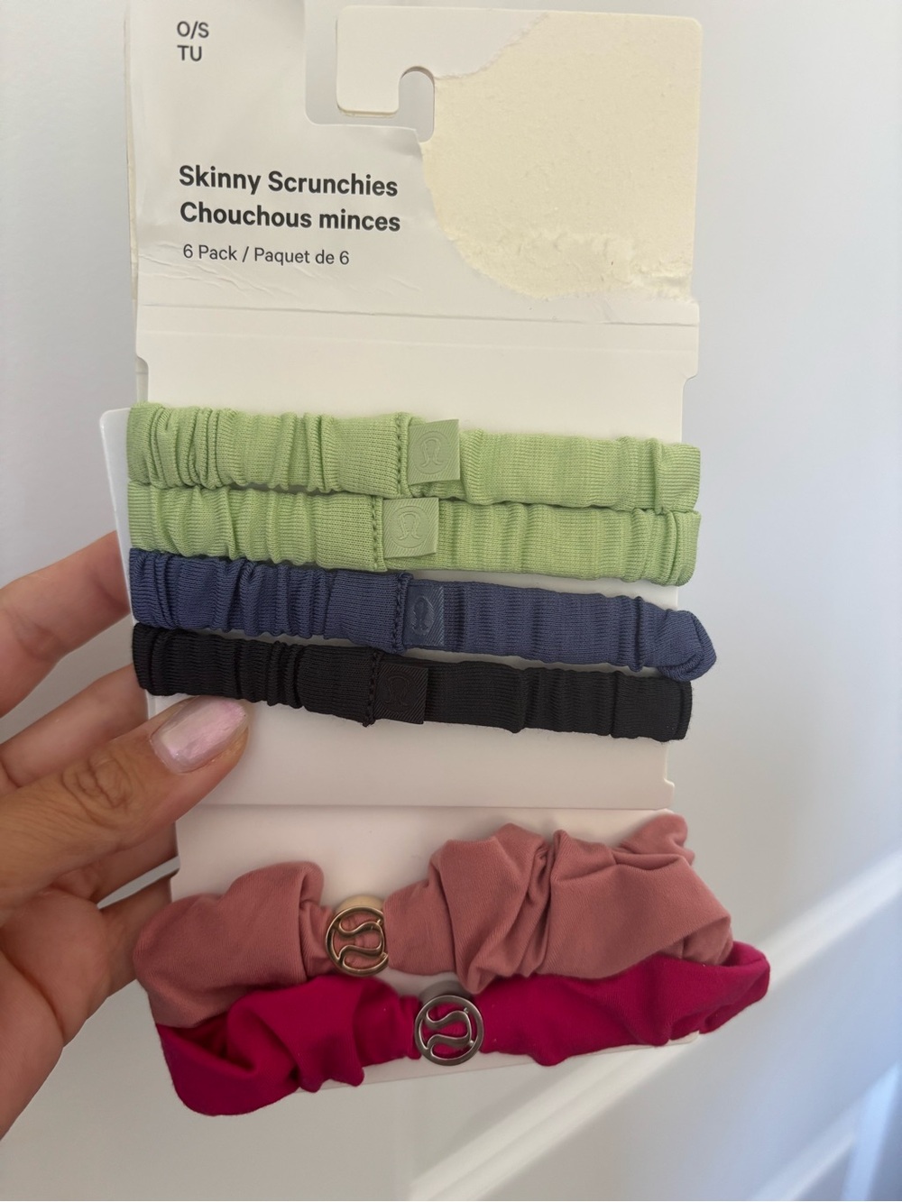 FREE lululemon scrunchie with purchases of $50+ from my closet! 🎁